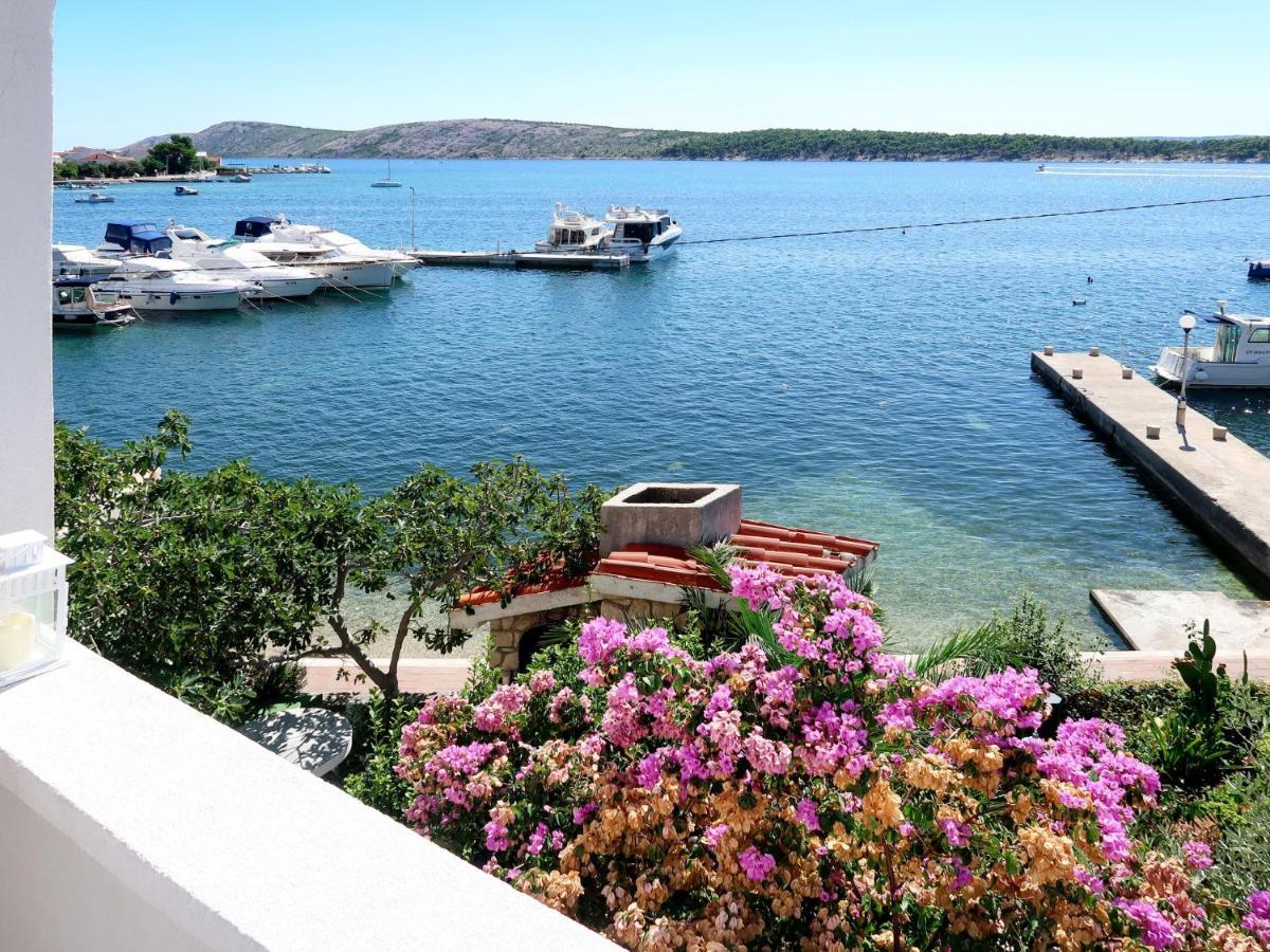 Apartment Ana - Rab166 By Interhome Barbat na Rabu Buitenkant foto
